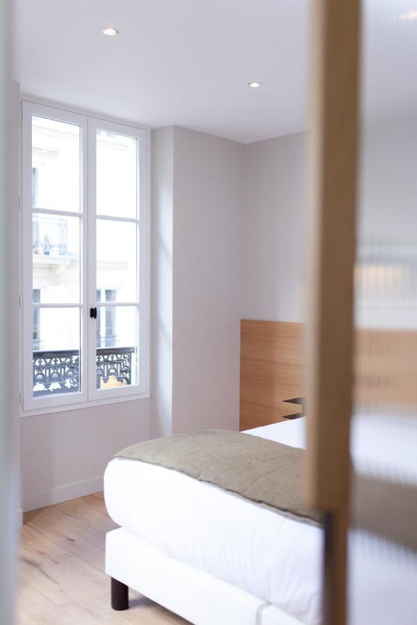Tinah Paris, Champs Elysees Exterior photo
